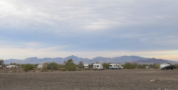 Starting to fill in.  Randy's trailer (to the left of mine) and CB's Airstream (far right).  